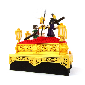 Paso de Semana Santa en miniatura V Estación de Priostic, vista lateral completa.