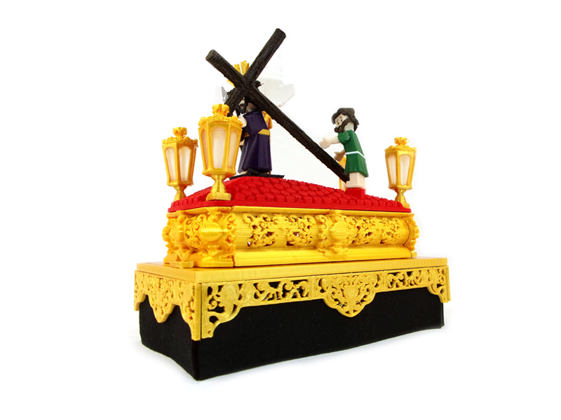 Paso de Semana Santa, vista diagonal lado opuesto.