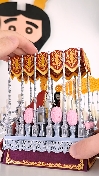 Figura de San Juan Evangelista colocada en el Paso de Palio Burdeos en miniatura