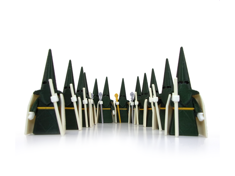 Nazarenos del Paso de Virgen de la Esperanza de Triana en miniatura en tramo completo