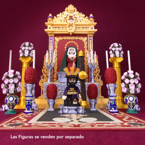 Altar de besamanos de la Esperanza de Triana en miniatura con montaje tradicional cofrade