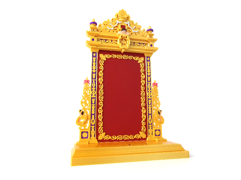 Detalle del dosel del altar de besamanos de la Esperanza de Triana en miniatura