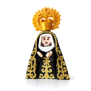 Virgen de Semana Santa en miniatura con manto negro bordado y saya negra vista frontal